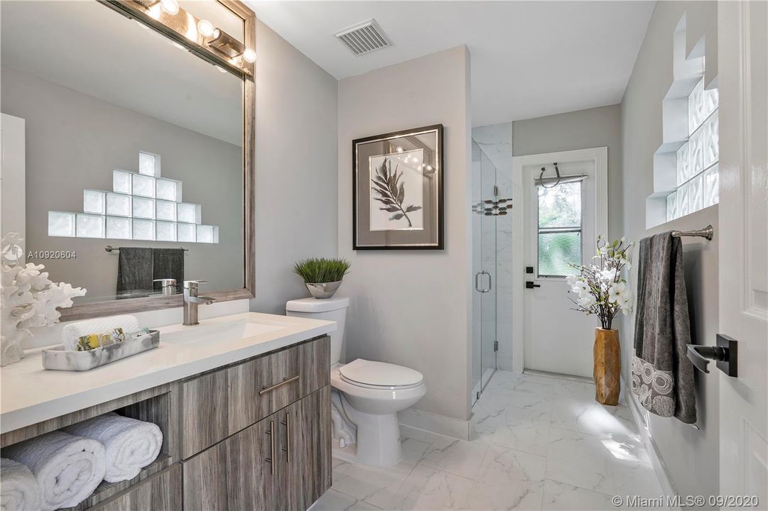 Recently Sold: $709,900 (5 beds, 3 baths, 3002 Square Feet)