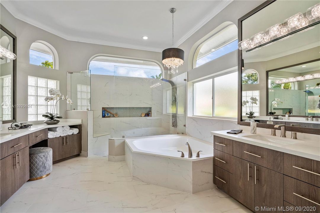 Recently Sold: $709,900 (5 beds, 3 baths, 3002 Square Feet)