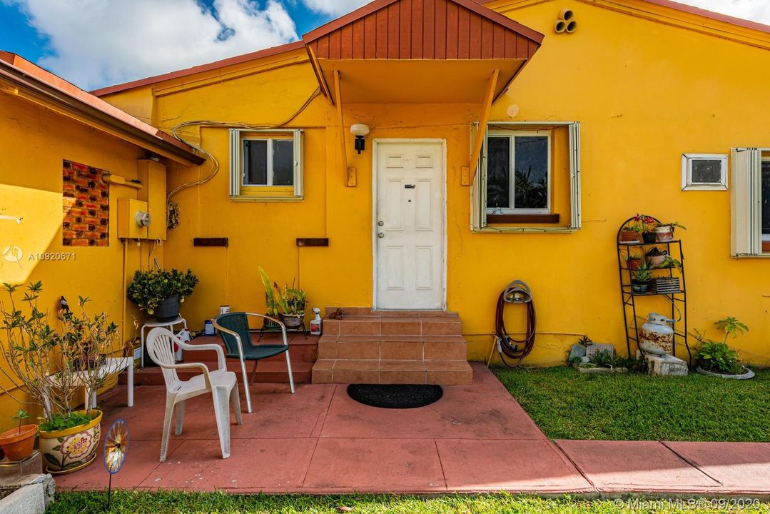 Недавно продано: $575,000 (6 спален, 4 ванн, 2679 Квадратных фут)