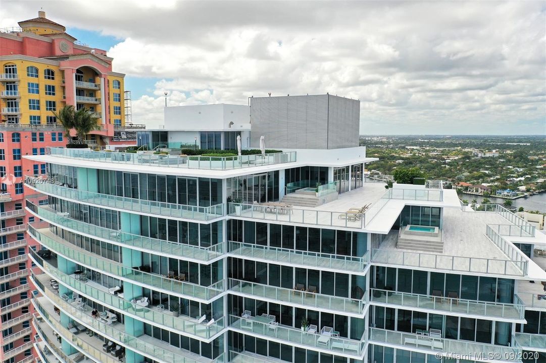 最近售出: $12,995,000 (4 贝兹, 5 浴室, 0 平方英尺)