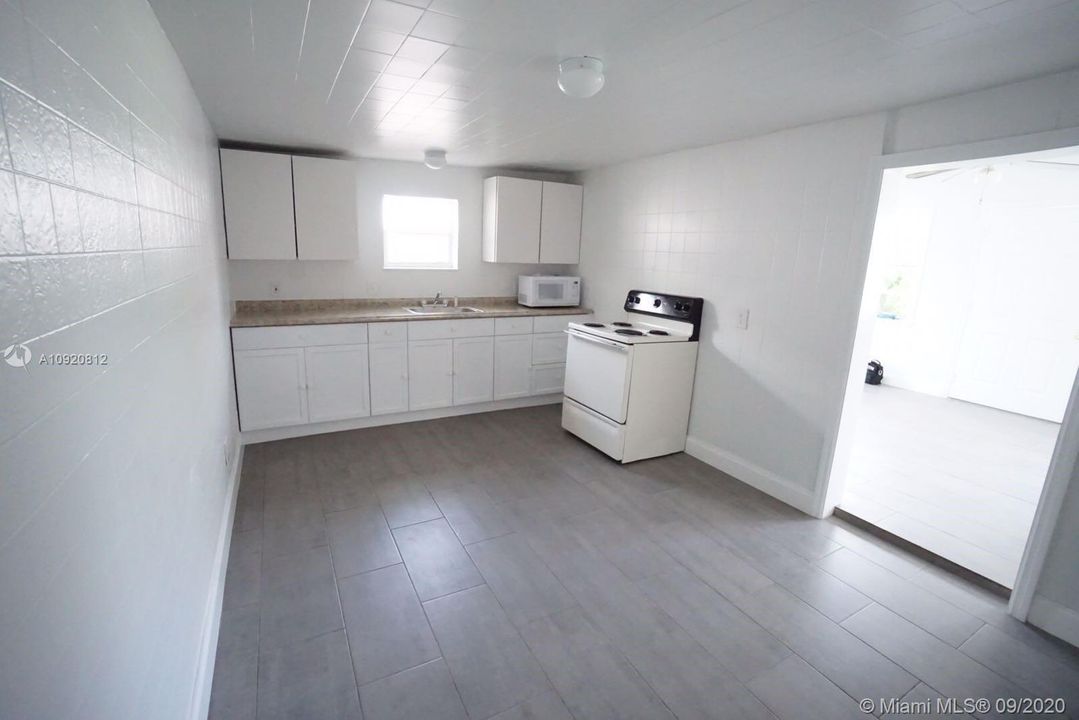 Recently Rented: $1,099 (1 beds, 1 baths, 0 Square Feet)