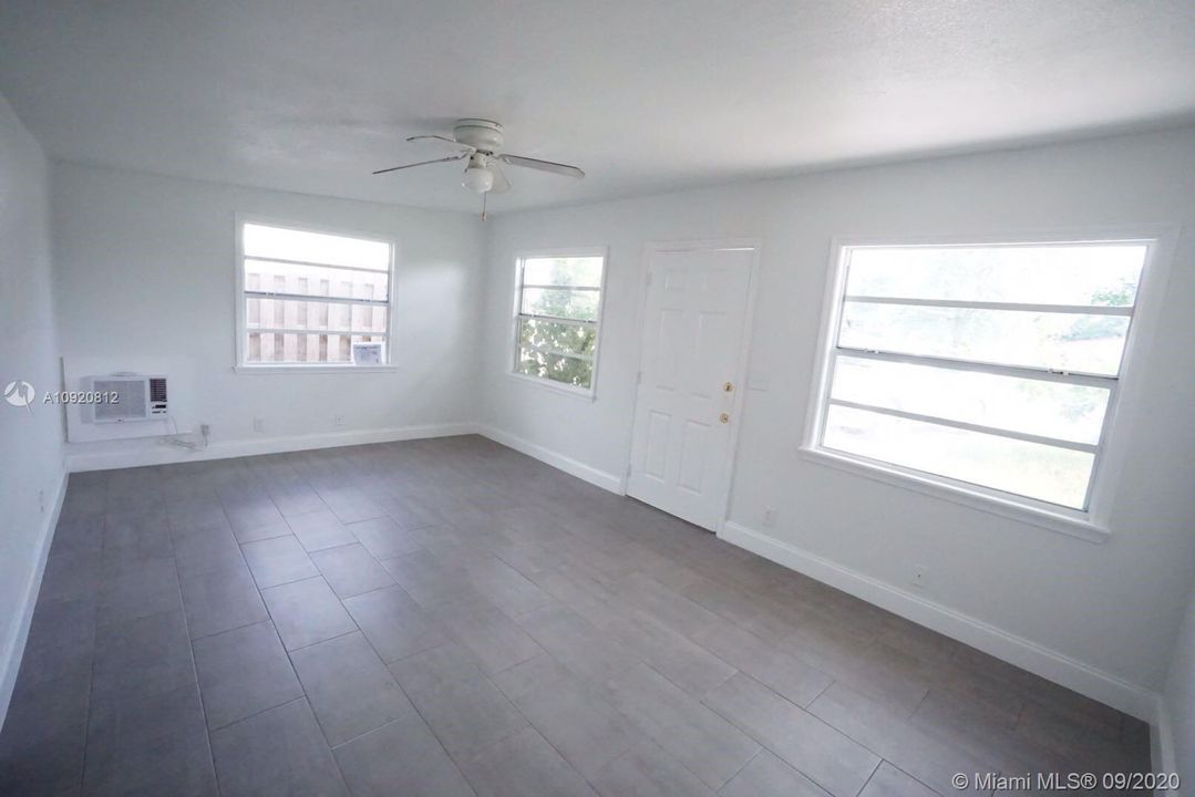Recently Rented: $1,099 (1 beds, 1 baths, 0 Square Feet)