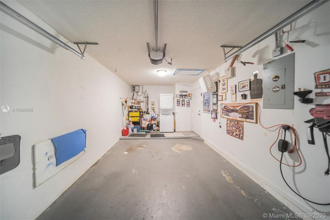 Vendido Recientemente: $300,000 (3 camas, 2 baños, 1386 Pies cuadrados)