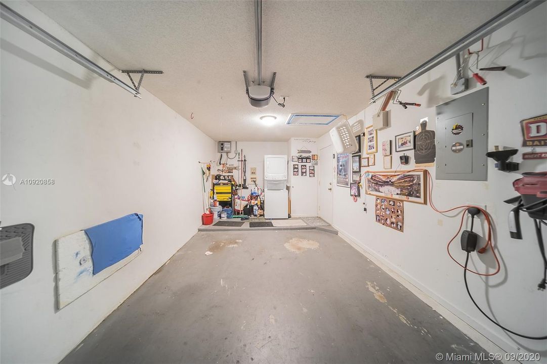 Vendido Recientemente: $300,000 (3 camas, 2 baños, 1386 Pies cuadrados)