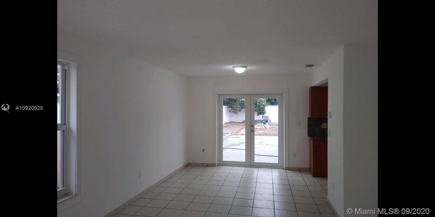Recently Sold: $380,000 (3 beds, 2 baths, 1606 Square Feet)