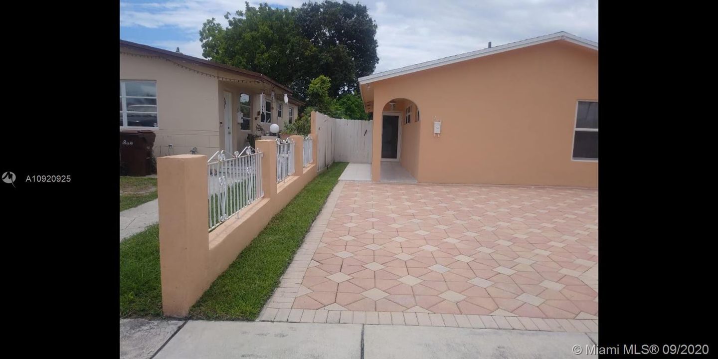 Recently Sold: $380,000 (3 beds, 2 baths, 1606 Square Feet)