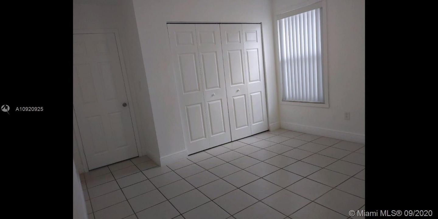 Recently Sold: $380,000 (3 beds, 2 baths, 1606 Square Feet)