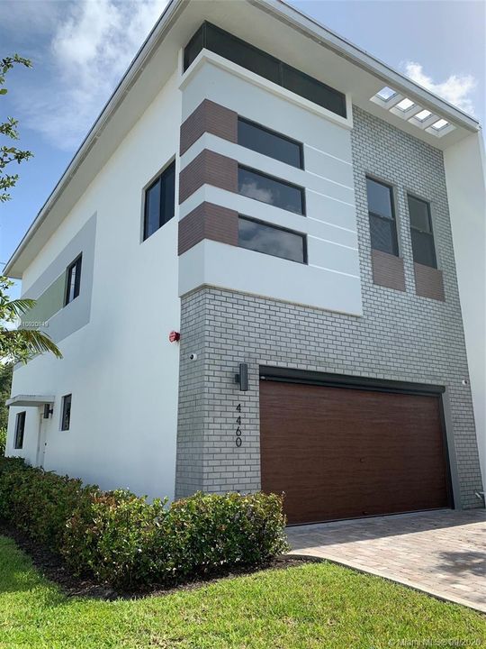 Recientemente alquilado: $2,800 (3 camas, 2 baños, 1672 Pies cuadrados)