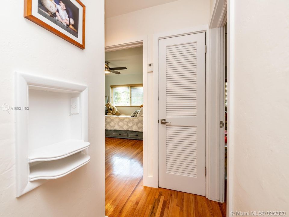 Vendido Recientemente: $672,000 (3 camas, 2 baños, 1798 Pies cuadrados)