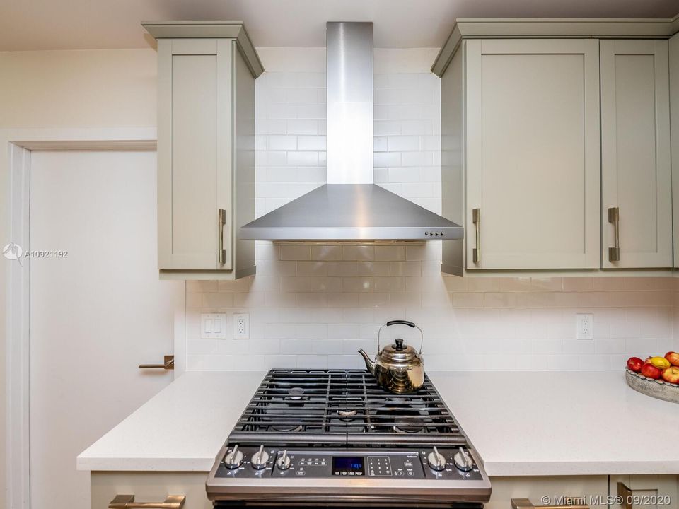 Vendido Recientemente: $672,000 (3 camas, 2 baños, 1798 Pies cuadrados)
