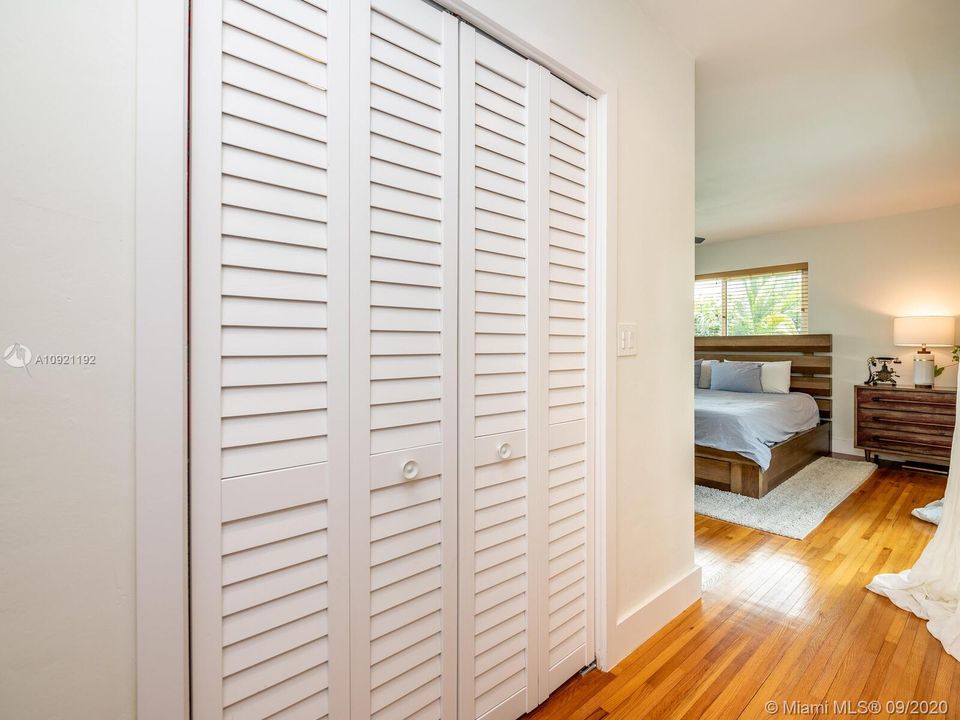 Vendido Recientemente: $672,000 (3 camas, 2 baños, 1798 Pies cuadrados)