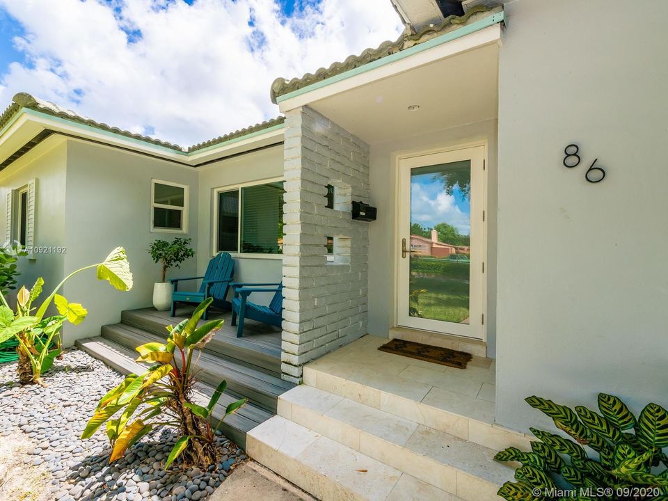 Vendido Recientemente: $672,000 (3 camas, 2 baños, 1798 Pies cuadrados)