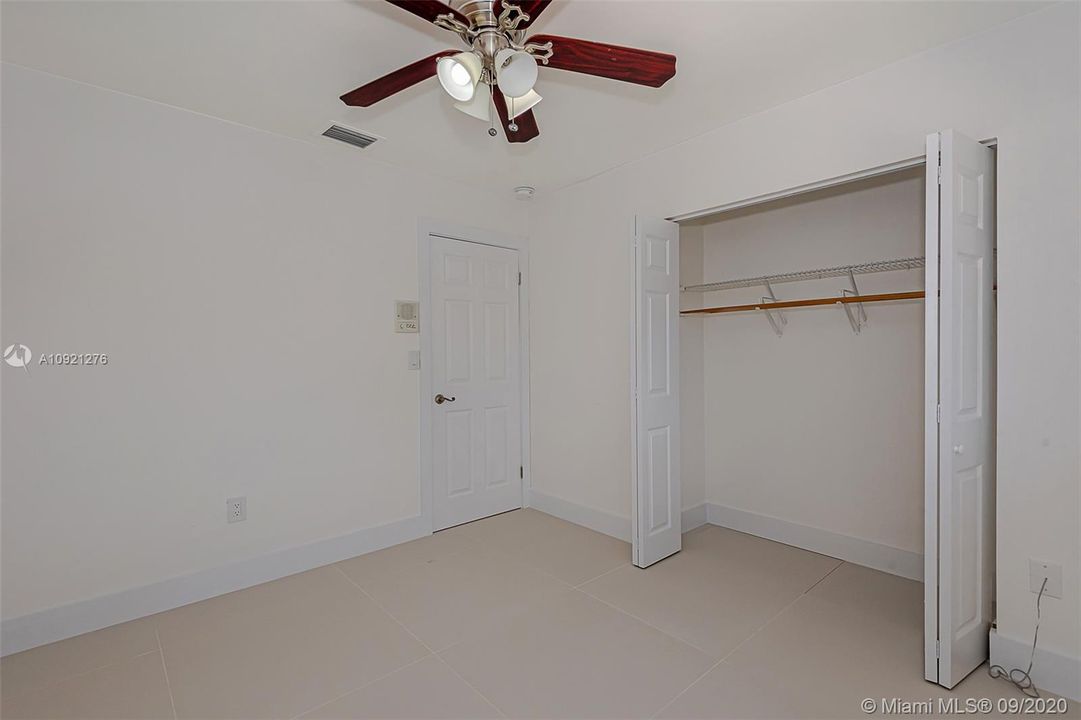 Recientemente alquilado: $3,900 (5 camas, 3 baños, 2865 Pies cuadrados)