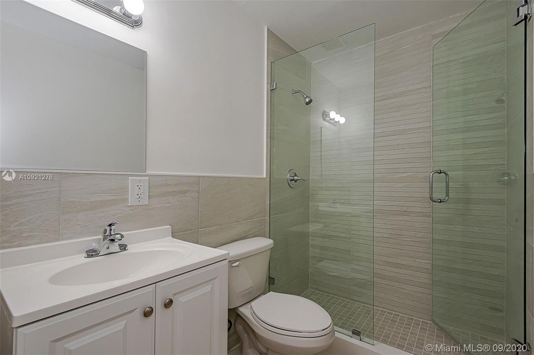 Recientemente alquilado: $3,900 (5 camas, 3 baños, 2865 Pies cuadrados)