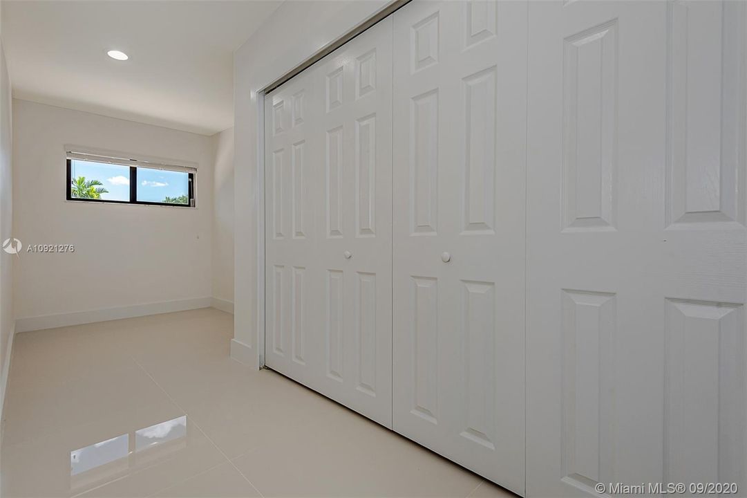 Den and/or office area inside the master bedroom - plenty of closet space