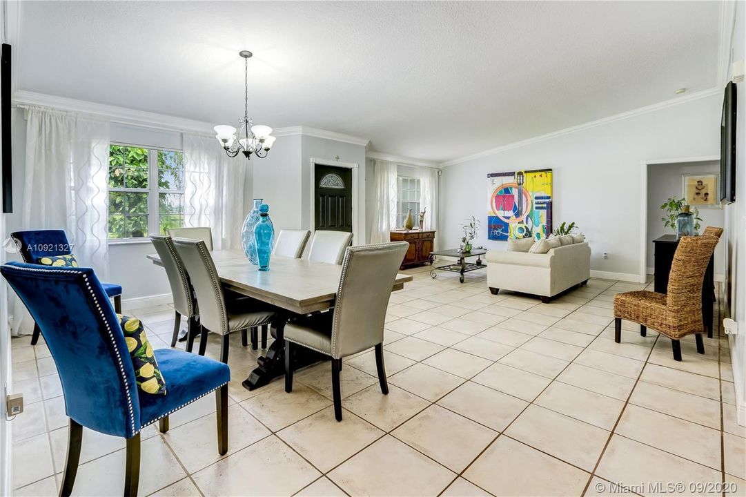 Recently Sold: $445,000 (4 beds, 3 baths, 2107 Square Feet)