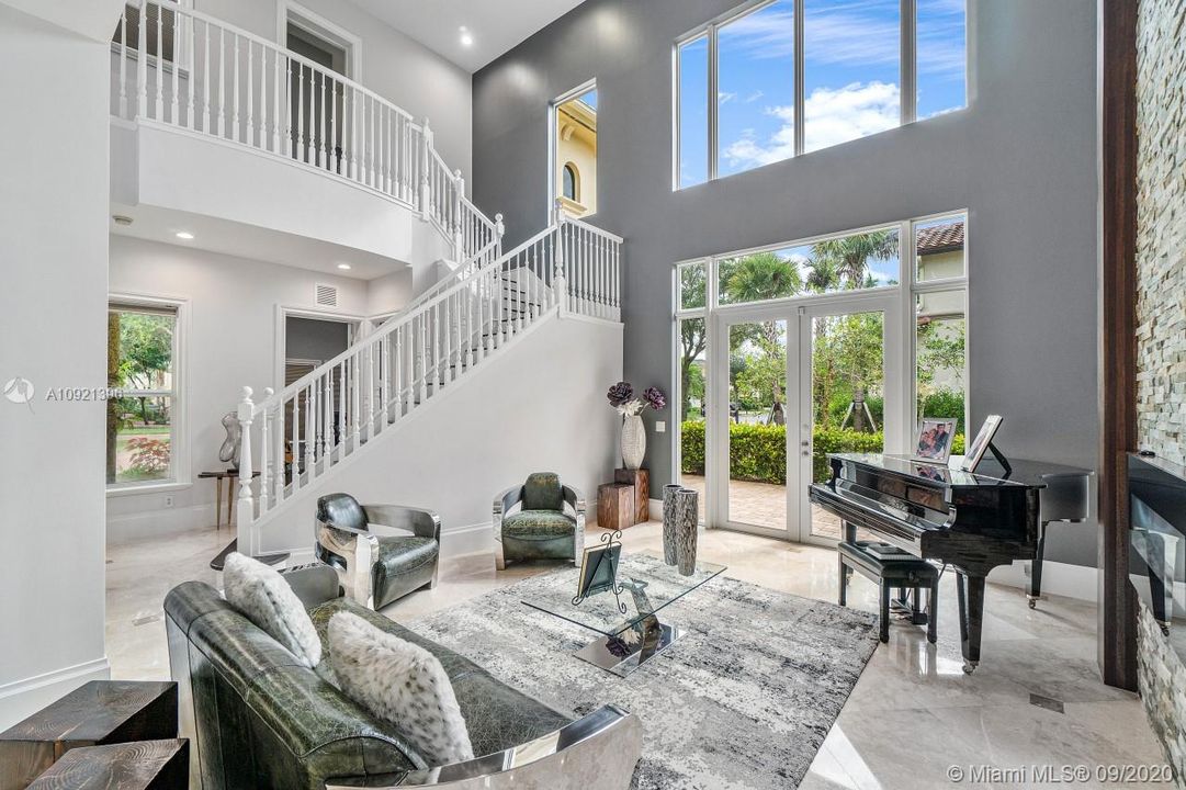 Recently Sold: $1,045,000 (5 beds, 4 baths, 5189 Square Feet)