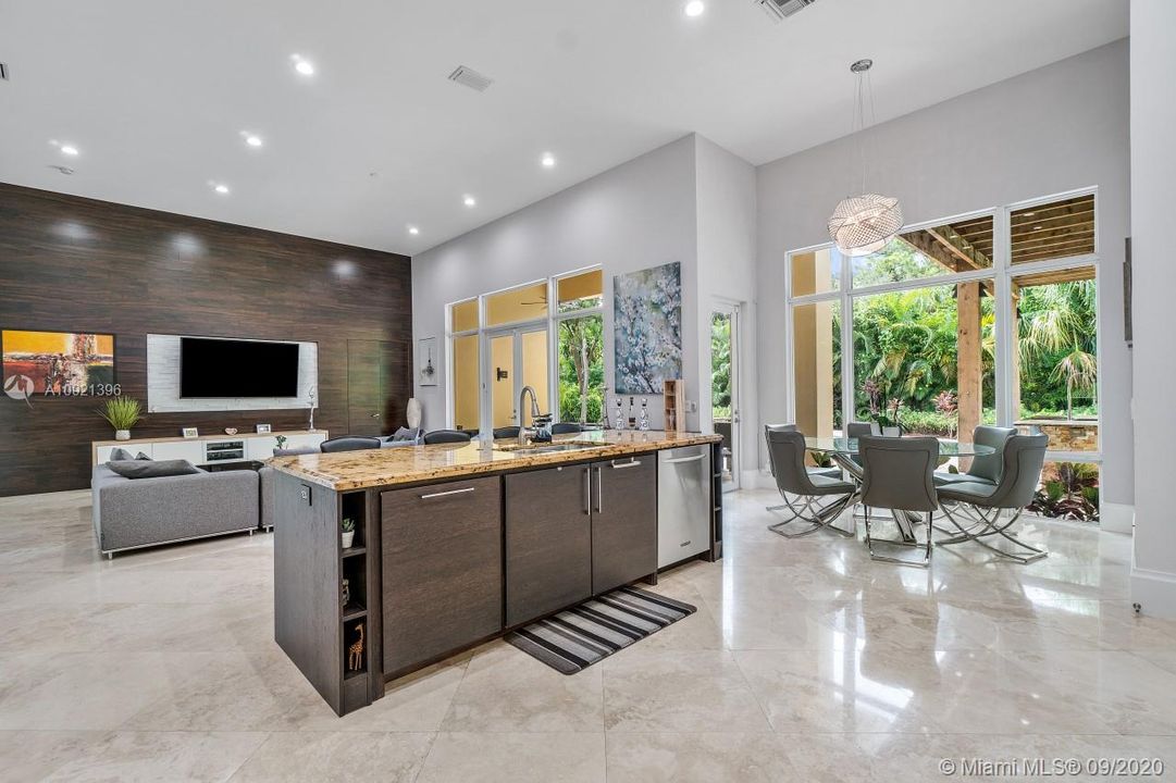 Recently Sold: $1,045,000 (5 beds, 4 baths, 5189 Square Feet)