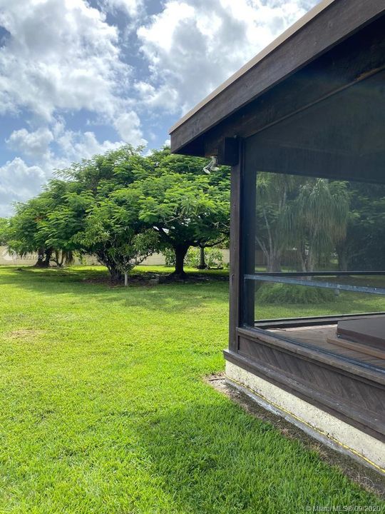 Vendido Recientemente: $499,500 (3 camas, 2 baños, 2284 Pies cuadrados)