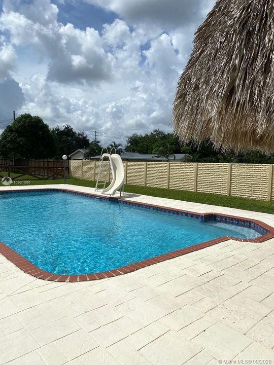 Vendido Recientemente: $499,500 (3 camas, 2 baños, 2284 Pies cuadrados)