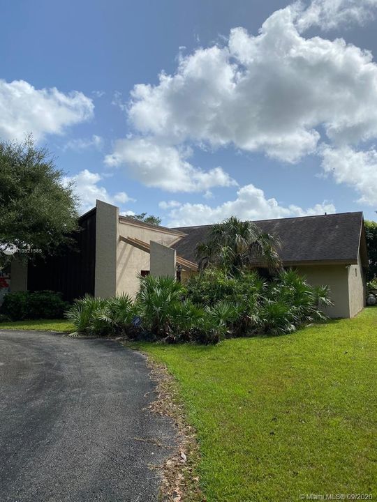 Vendido Recientemente: $499,500 (3 camas, 2 baños, 2284 Pies cuadrados)