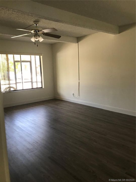 Recently Rented: $1,340 (2 beds, 2 baths, 905 Square Feet)