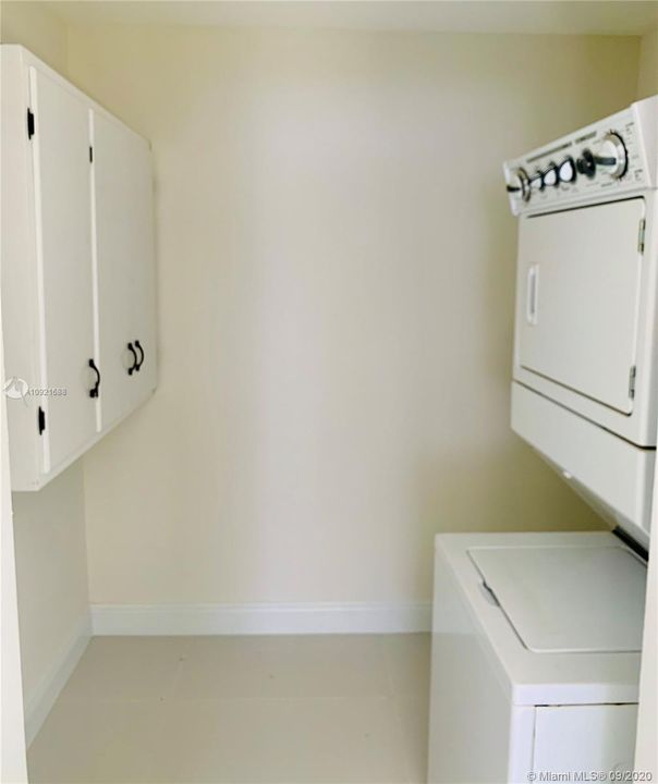 Recently Rented: $2,900 (4 beds, 3 baths, 2250 Square Feet)