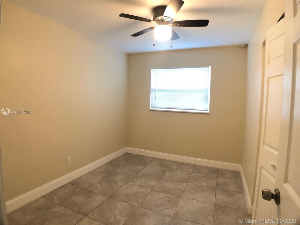 Recently Rented: $1,200 (4 beds, 2 baths, 242 Square Feet)