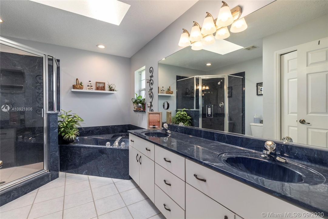 Recently Sold: $219,900 (4 beds, 2 baths, 1908 Square Feet)