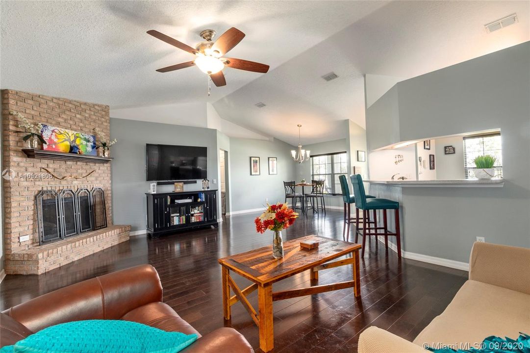 Recently Sold: $219,900 (4 beds, 2 baths, 1908 Square Feet)