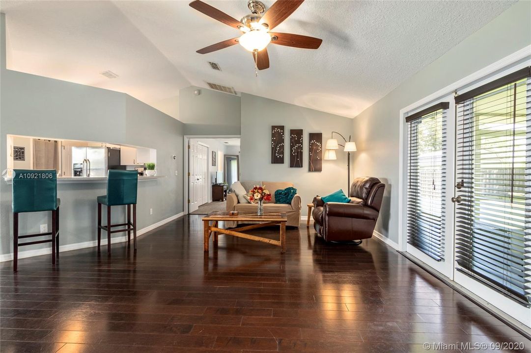 Recently Sold: $219,900 (4 beds, 2 baths, 1908 Square Feet)
