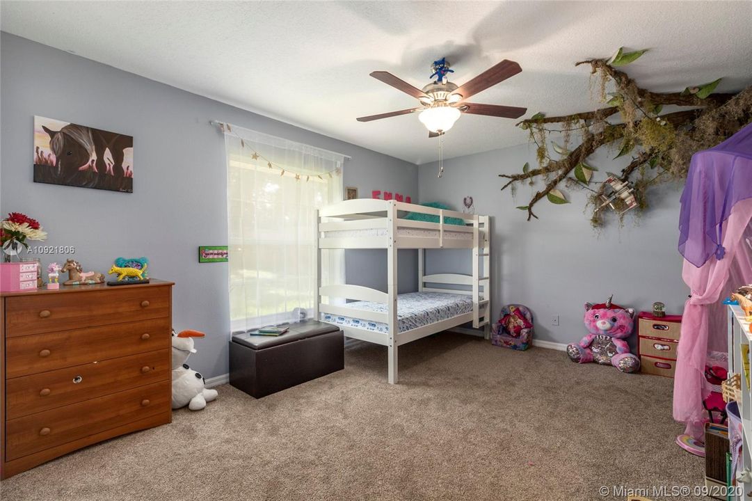 Recently Sold: $219,900 (4 beds, 2 baths, 1908 Square Feet)