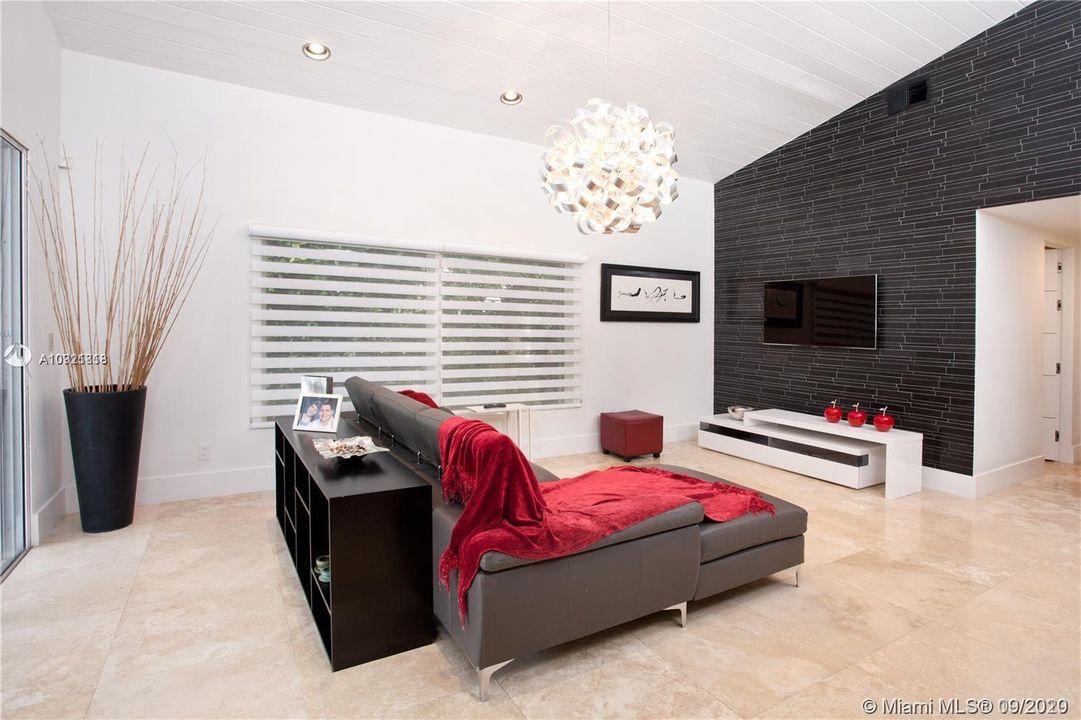 Recently Rented: $15,000 (6 beds, 6 baths, 5693 Square Feet)