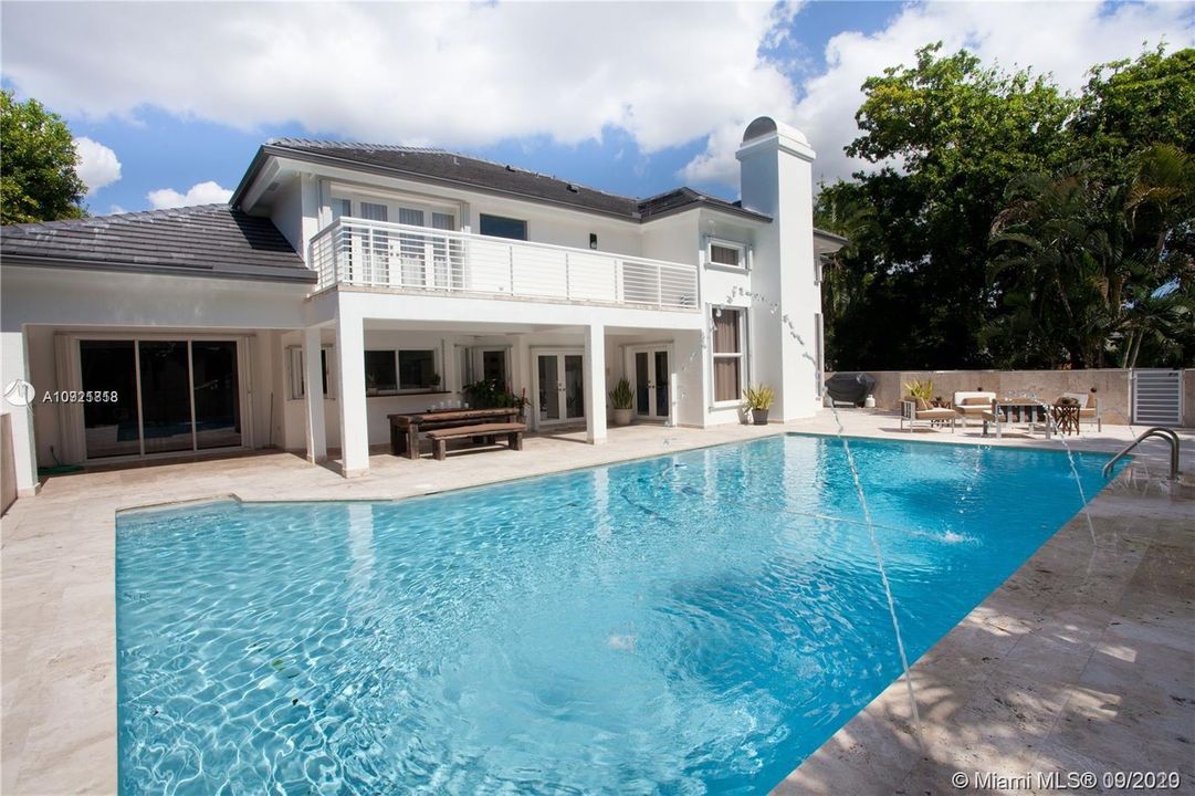Recently Rented: $15,000 (6 beds, 6 baths, 5693 Square Feet)