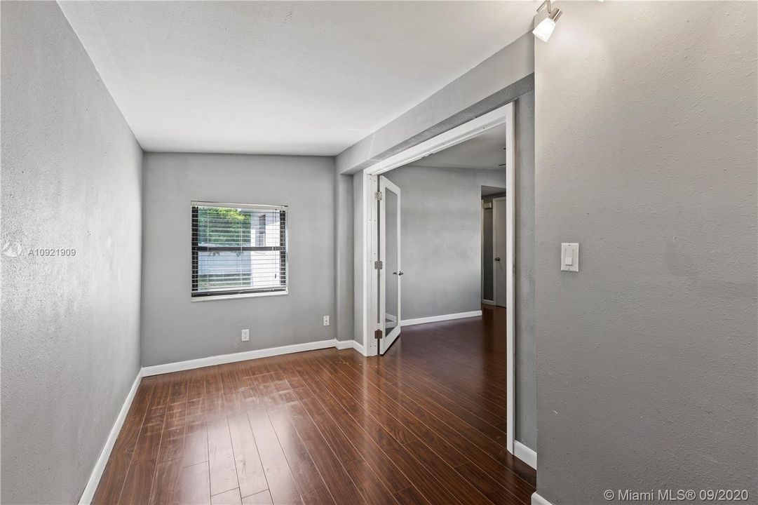 Vendido Recientemente: $260,000 (3 camas, 1 baños, 0 Pies cuadrados)