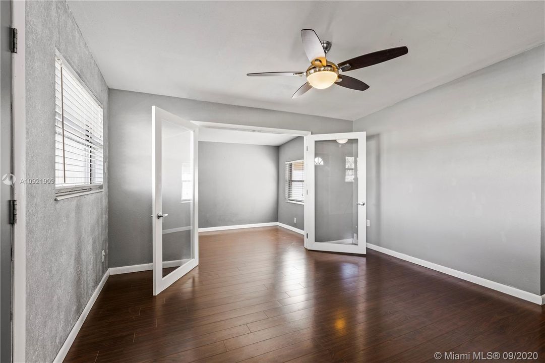 Vendido Recientemente: $260,000 (3 camas, 1 baños, 0 Pies cuadrados)