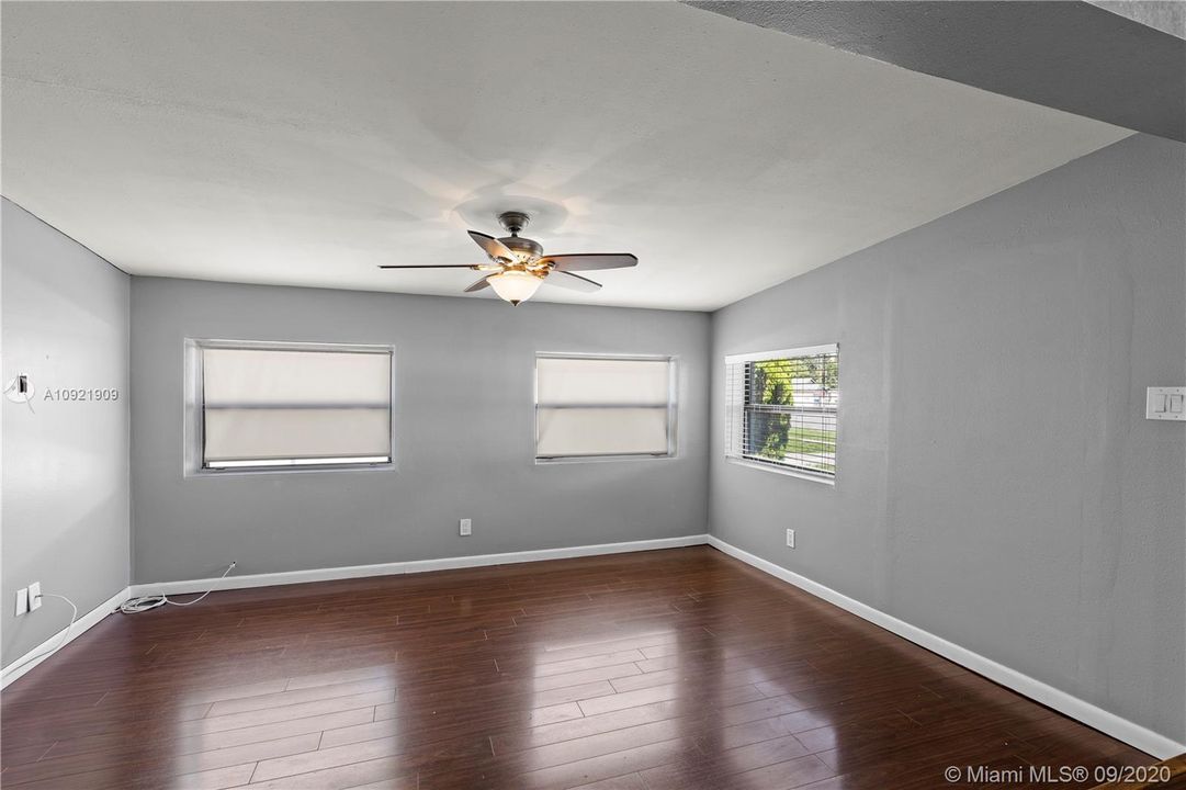 Vendido Recientemente: $260,000 (3 camas, 1 baños, 0 Pies cuadrados)