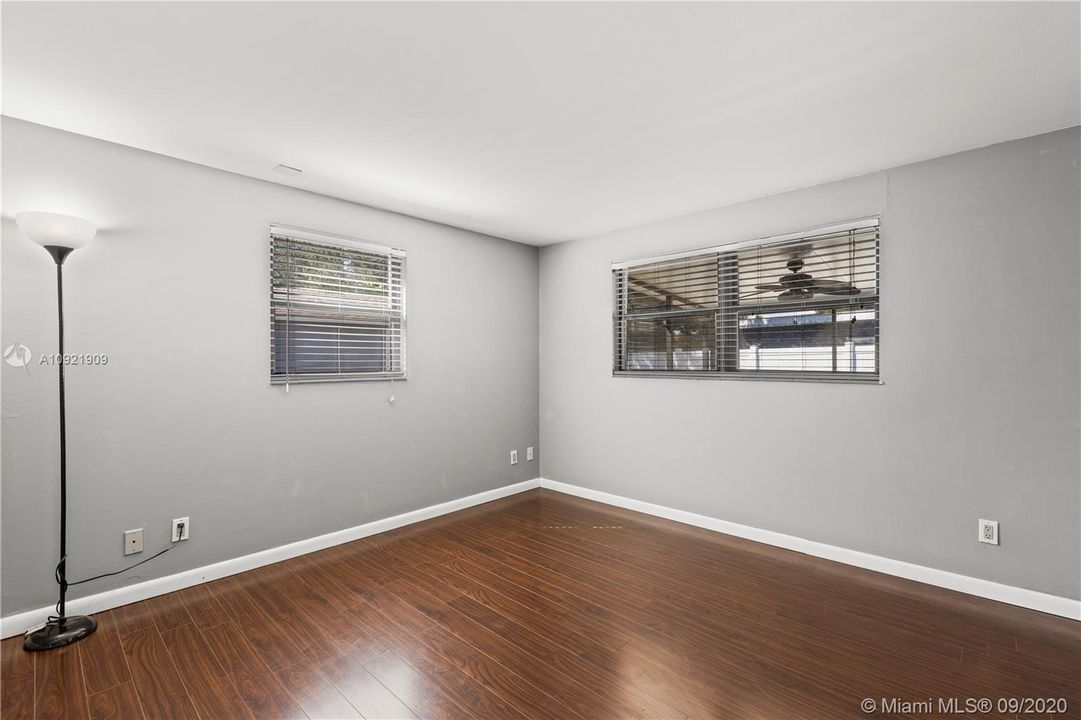 Vendido Recientemente: $260,000 (3 camas, 1 baños, 0 Pies cuadrados)