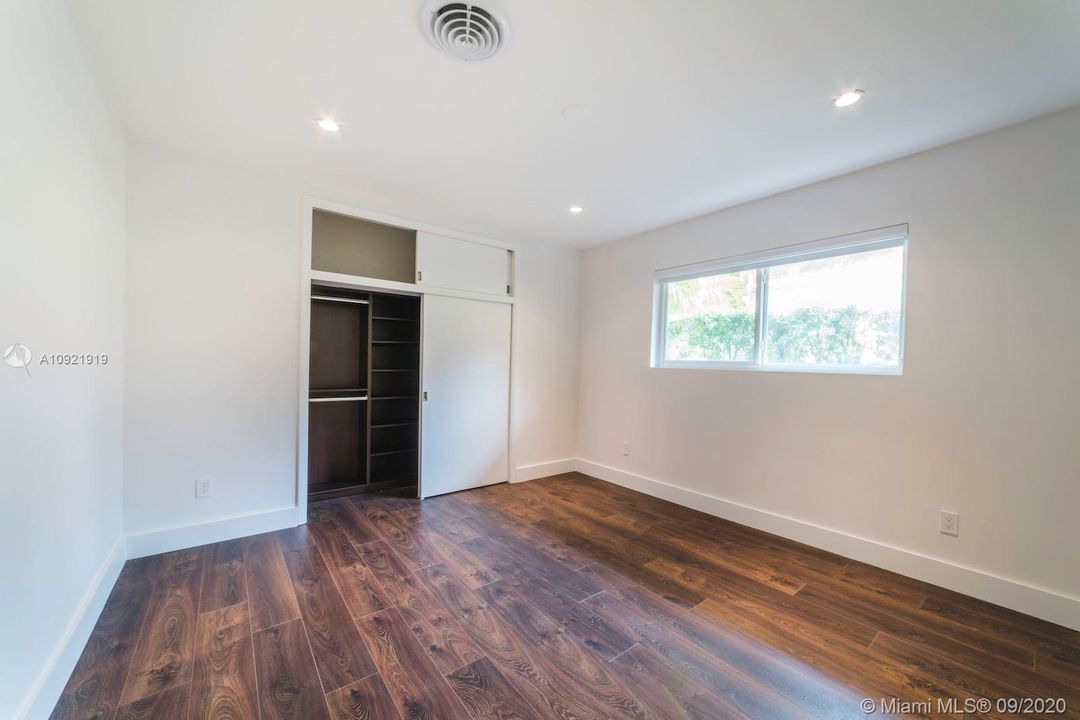 Recientemente alquilado: $5,500 (3 camas, 2 baños, 1573 Pies cuadrados)