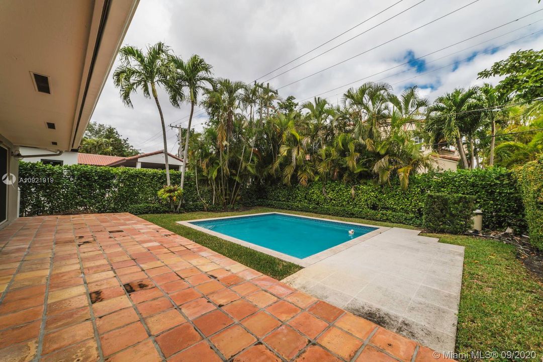Recientemente alquilado: $5,500 (3 camas, 2 baños, 1573 Pies cuadrados)