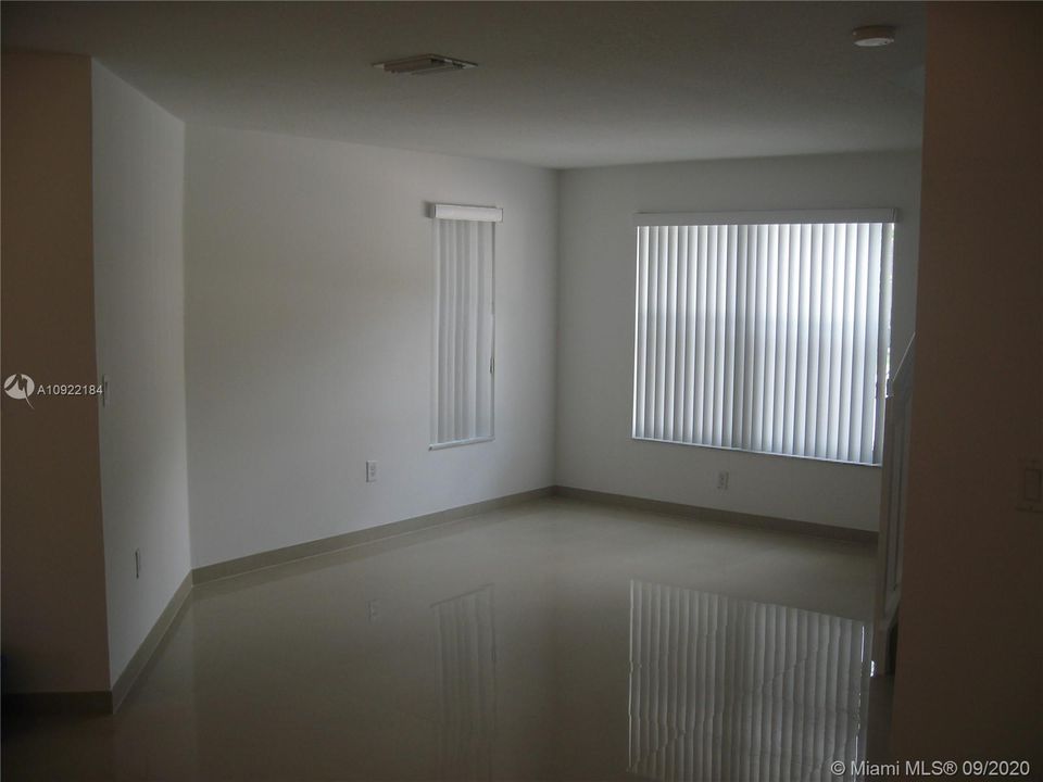 Недавно арендовано: $1,950 (3 спален, 2 ванн, 1747 Квадратных фут)