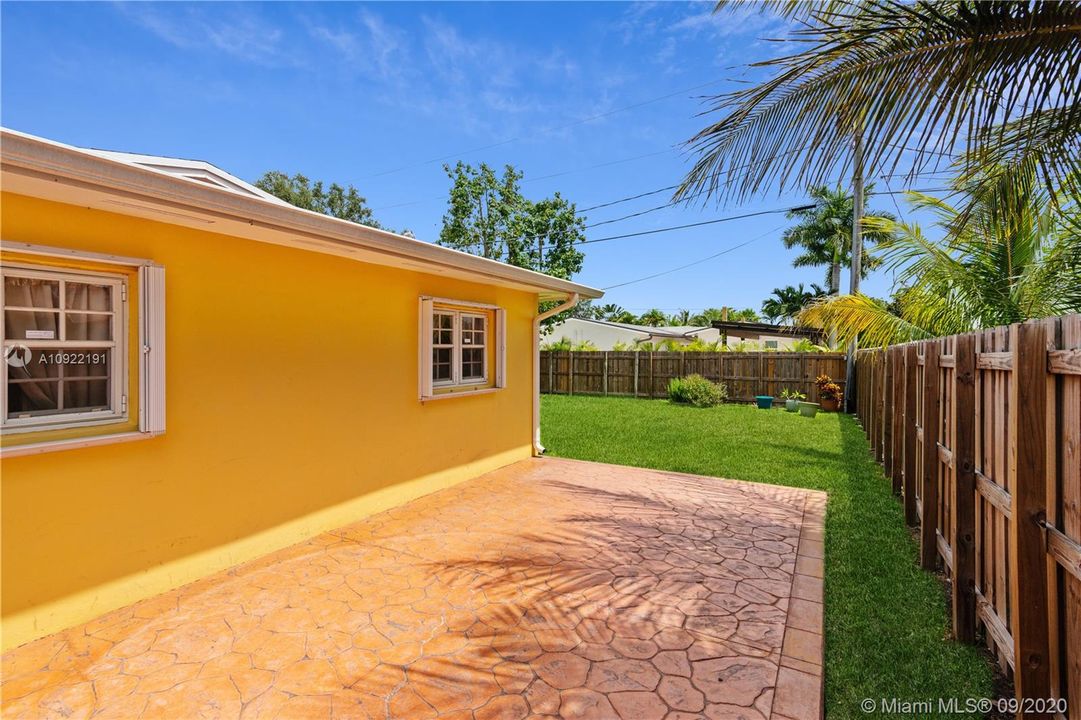 Vendido Recientemente: $369,000 (3 camas, 2 baños, 1746 Pies cuadrados)