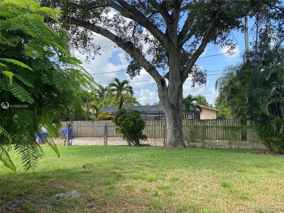 Recently Sold: $374,900 (4 beds, 2 baths, 1796 Square Feet)