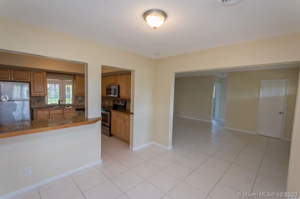 Recently Sold: $374,900 (4 beds, 2 baths, 1796 Square Feet)