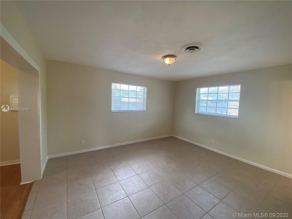 Recently Sold: $374,900 (4 beds, 2 baths, 1796 Square Feet)