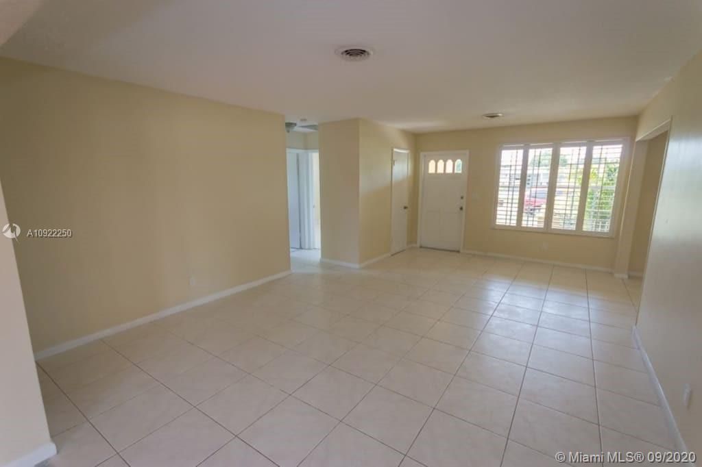 Recently Sold: $374,900 (4 beds, 2 baths, 1796 Square Feet)