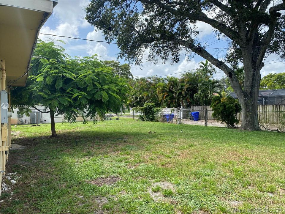Recently Sold: $374,900 (4 beds, 2 baths, 1796 Square Feet)