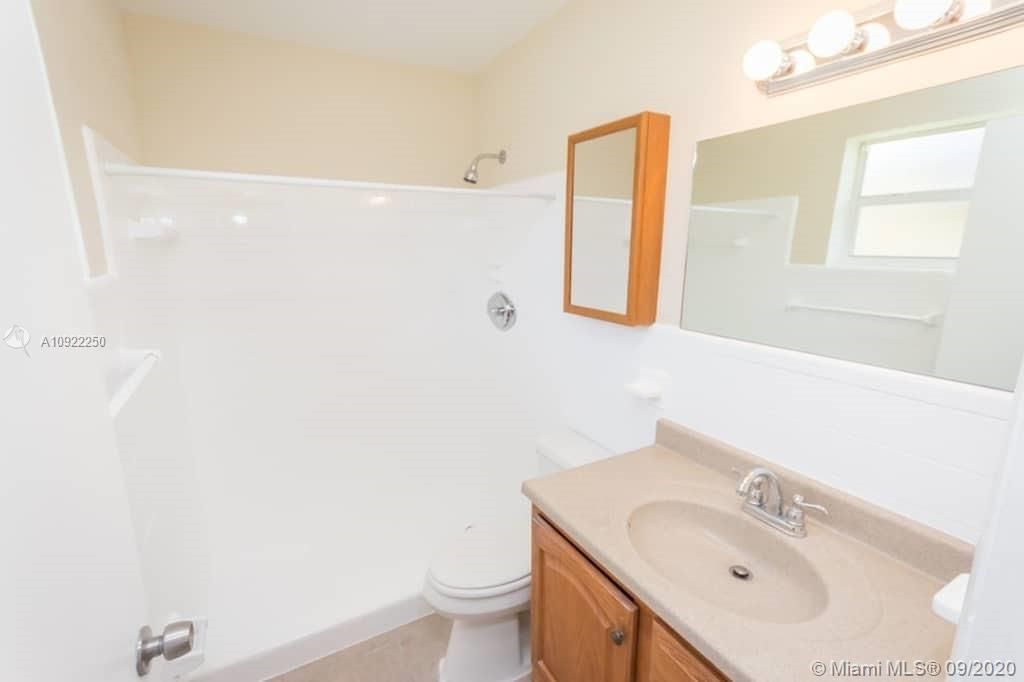 Recently Sold: $374,900 (4 beds, 2 baths, 1796 Square Feet)