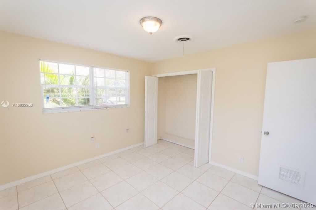 Recently Sold: $374,900 (4 beds, 2 baths, 1796 Square Feet)