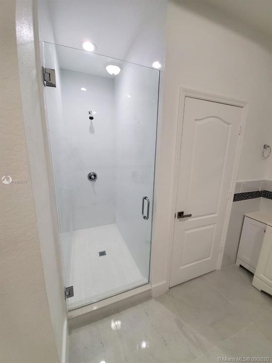 Недавно арендовано: $3,500 (4 спален, 3 ванн, 2766 Квадратных фут)